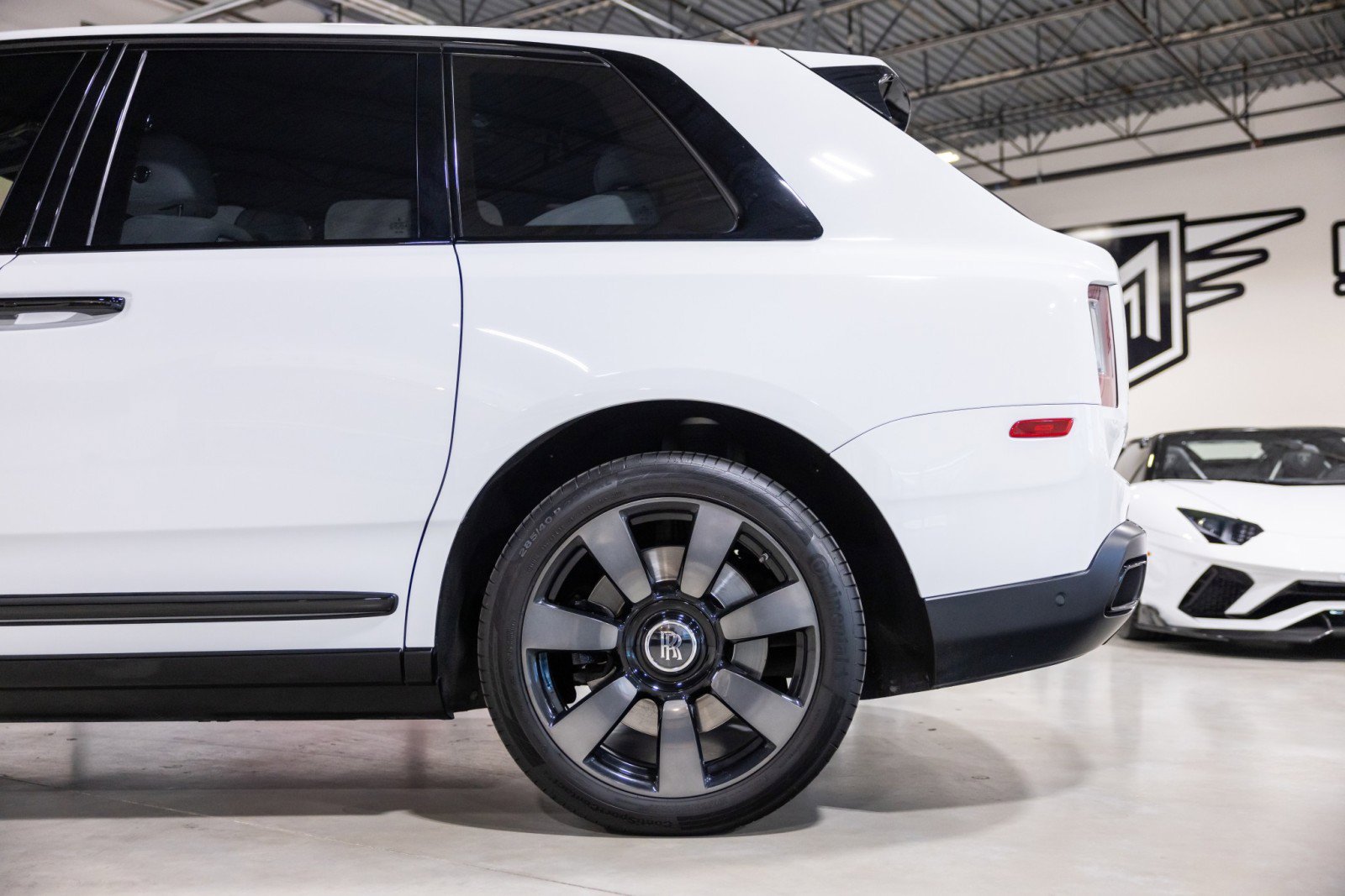 Used 2019 Rolls-Royce Cullinan image 15