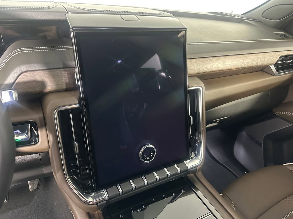 Used 2025 GMC Yukon XL Denali Ultimate image 17