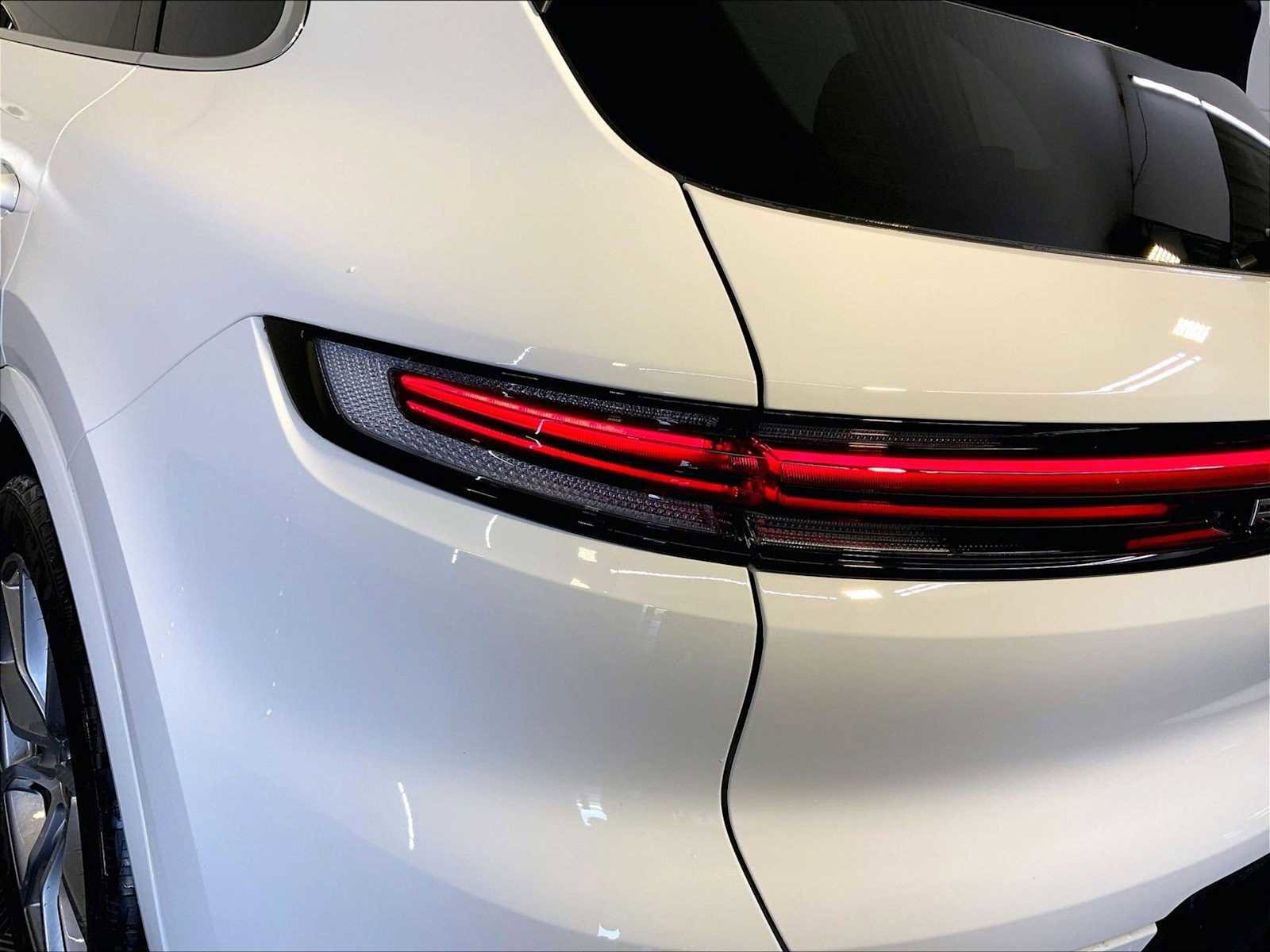 Certified 2026 Porsche Cayenne AWD/4WD image 30