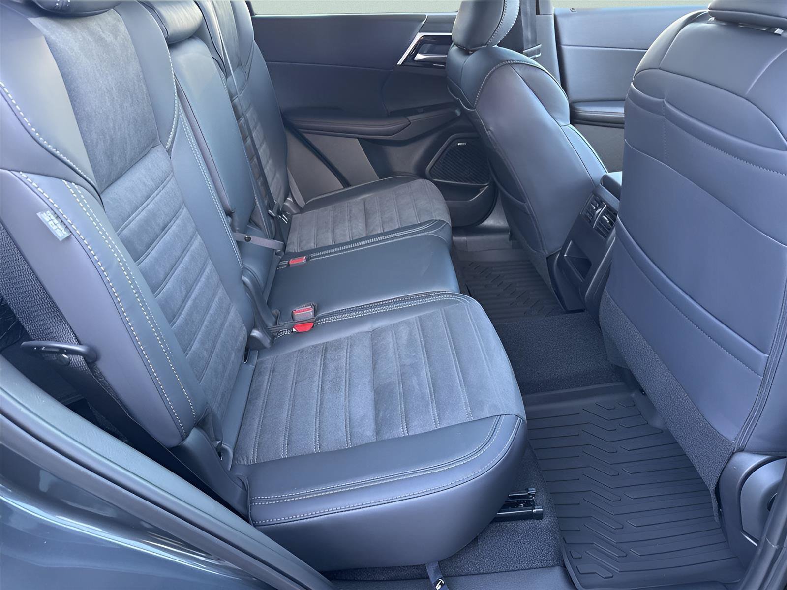 New 2026 Mitsubishi Outlander SE FWD image 27