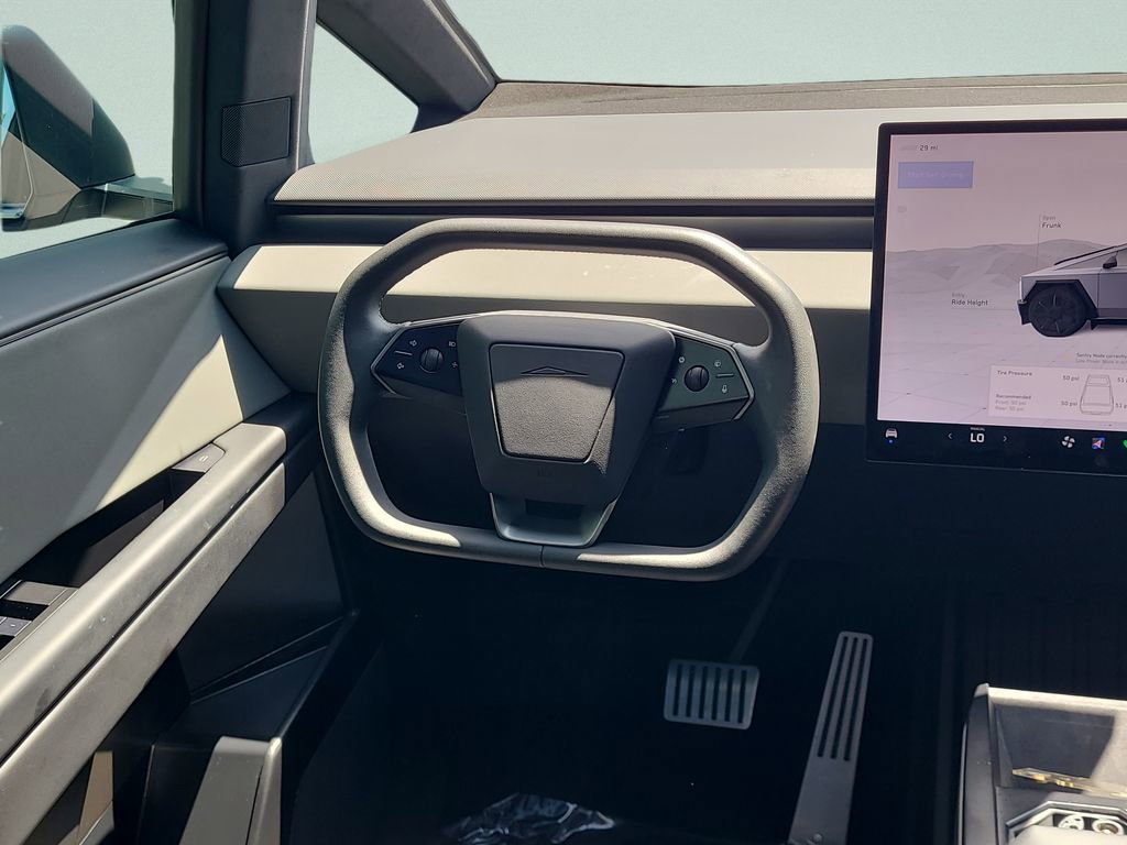 Used 2024 Tesla Cybertruck AWD Crew Cab image 18