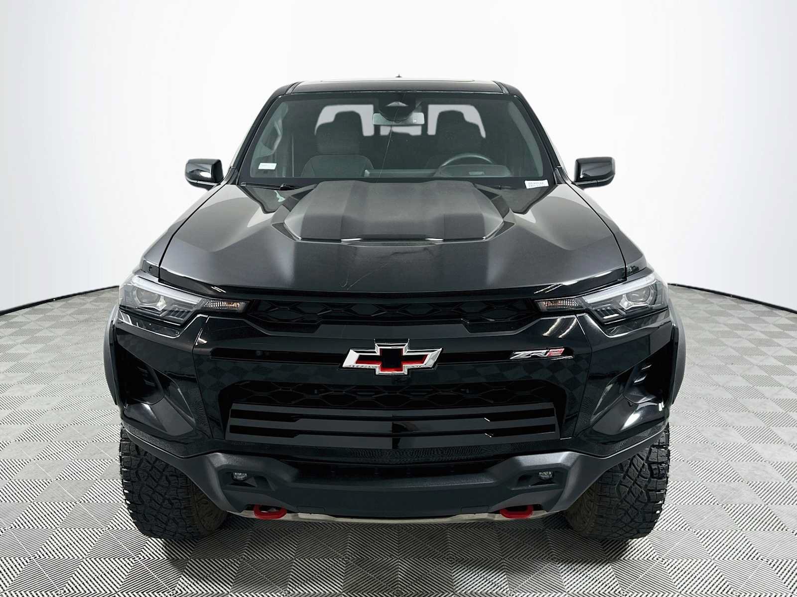 Used 2024 Chevrolet Colorado ZR2 AWD/4WD image 2