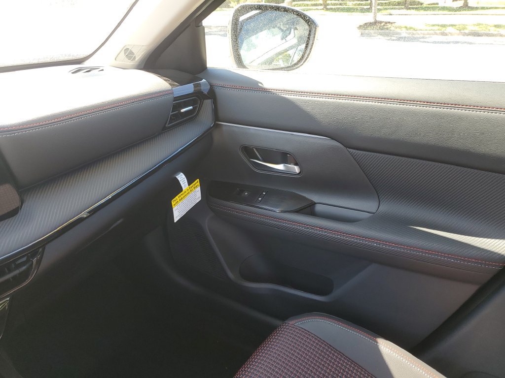 New 2027 Nissan Kicks SR w/ SR Premium Package FWD image 35