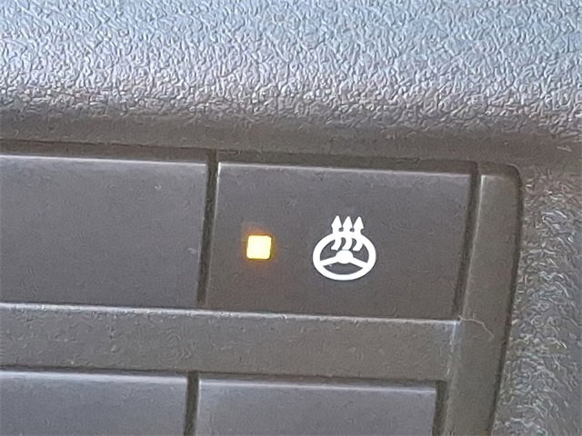 Used 2021 Nissan Kicks SR w/ SR Premium Package image 23