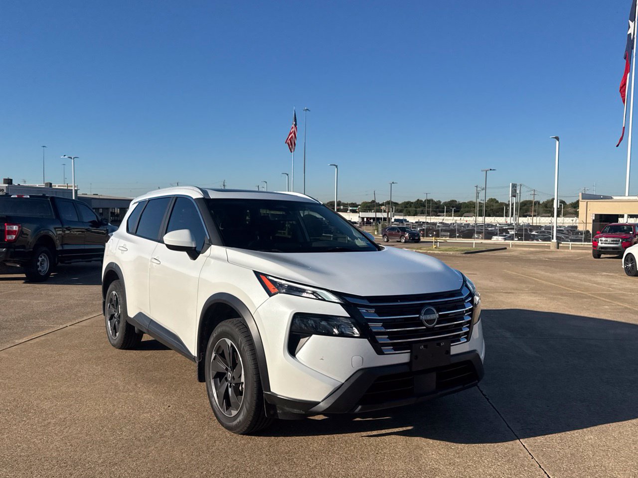 Certified 2024 Nissan Rogue SV w/ SV Premium Package FWD image 3
