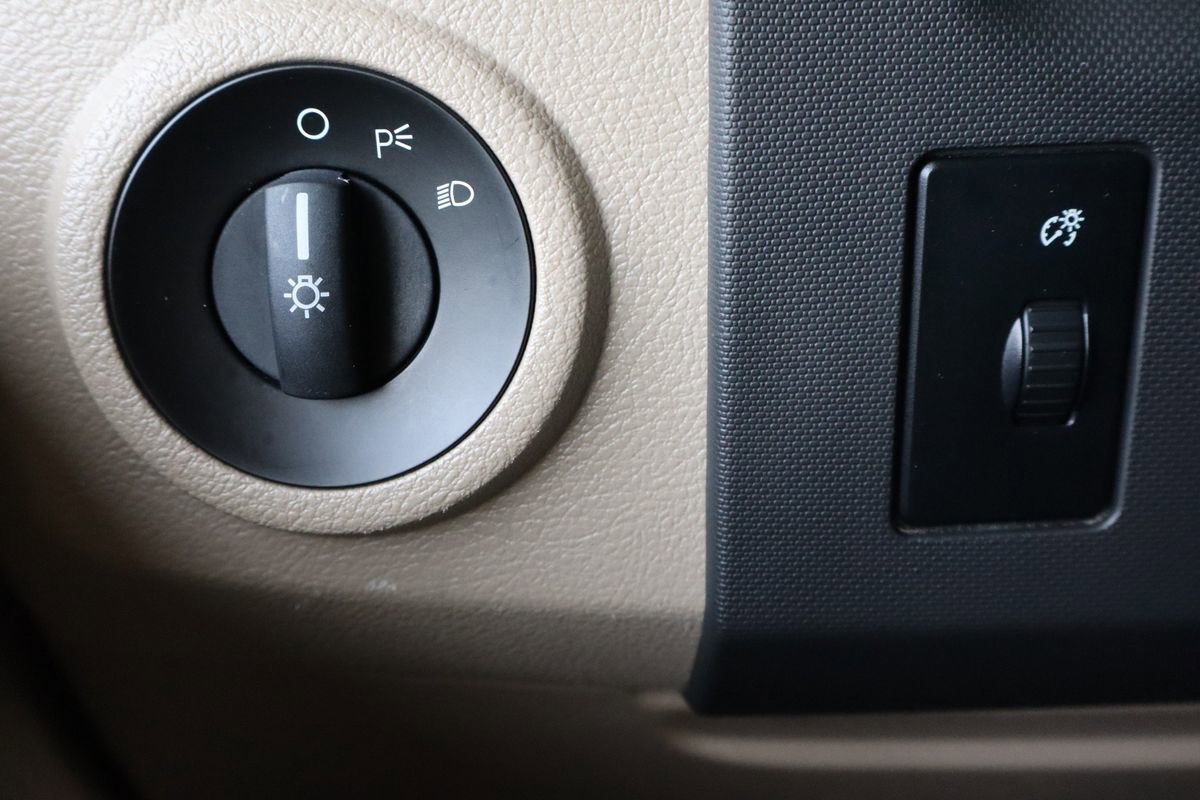 Used 2015 Ford E-450 and Econoline 450 Super Duty w/ Motorhome Prep Package image 63