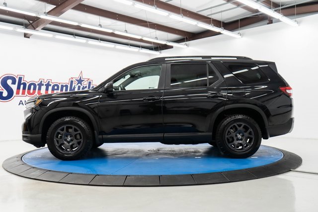 Certified 2023 Honda Pilot TrailSport image 5