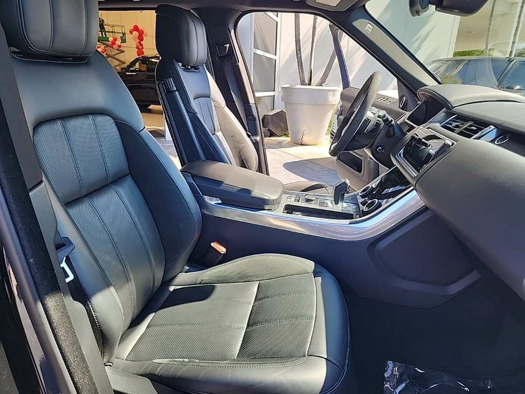 Used 2022 Land Rover Range Rover Sport HST image 23
