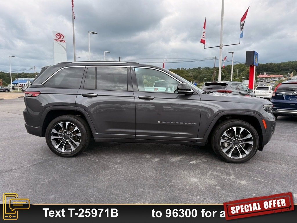 Used 2023 Jeep Grand Cherokee Overland image 3