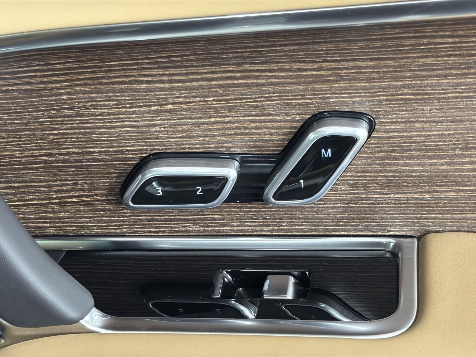 New 2026 Land Rover Range Rover SE image 33