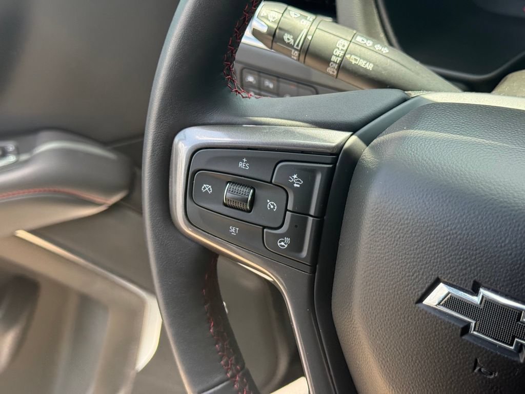Used 2022 Chevrolet Suburban RST w/ Luxury Package RWD image 13