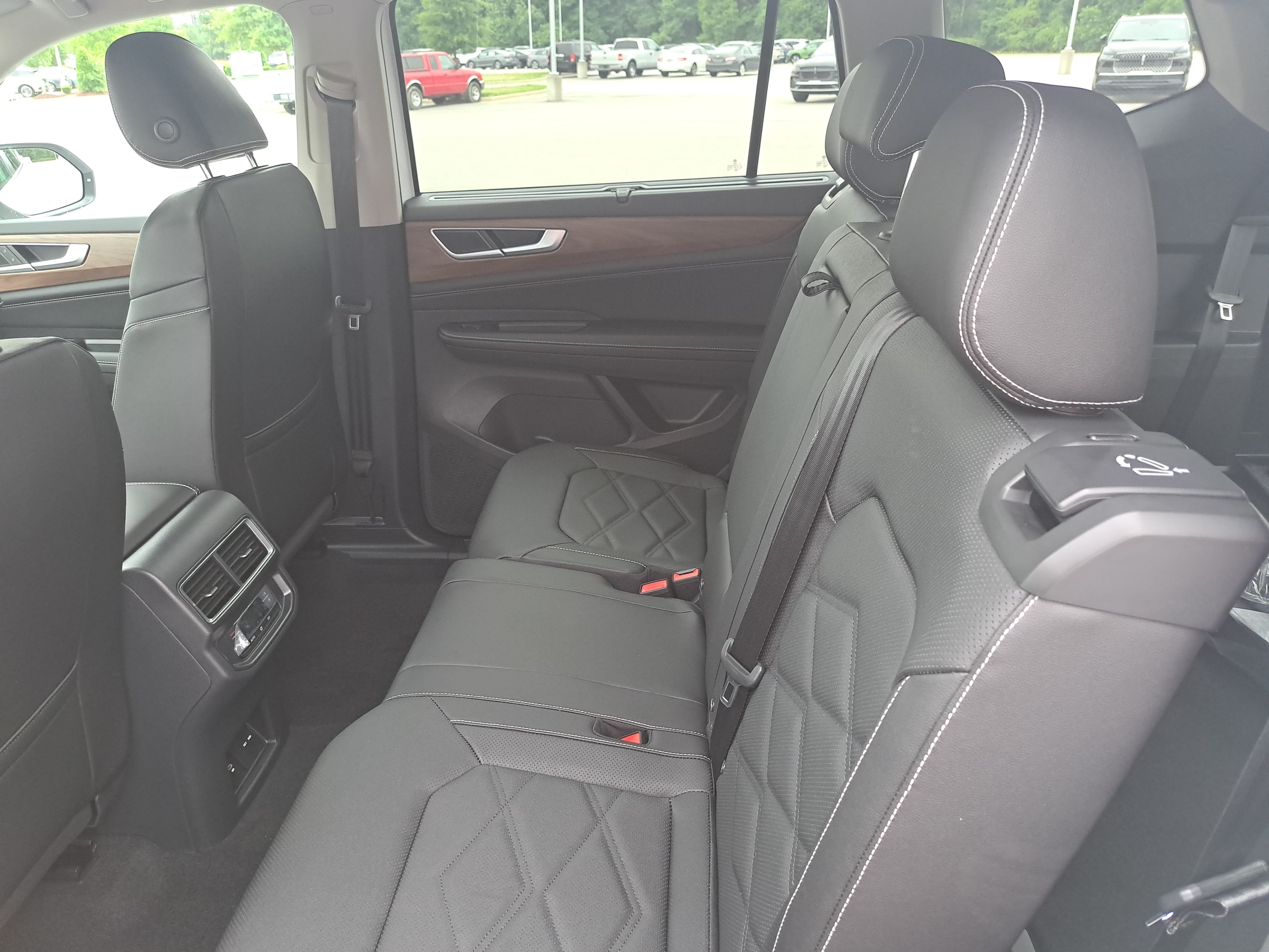 New 2026 Volkswagen Atlas SE FWD image 15