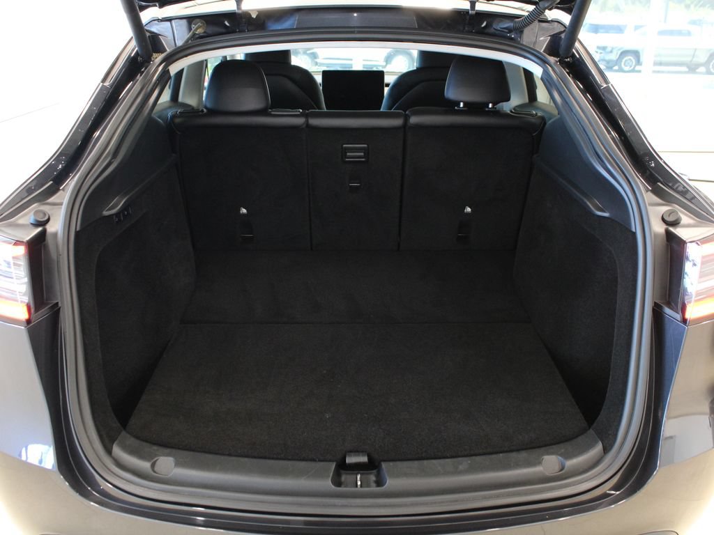 Used 2025 Tesla Model Y Long Range RWD image 26