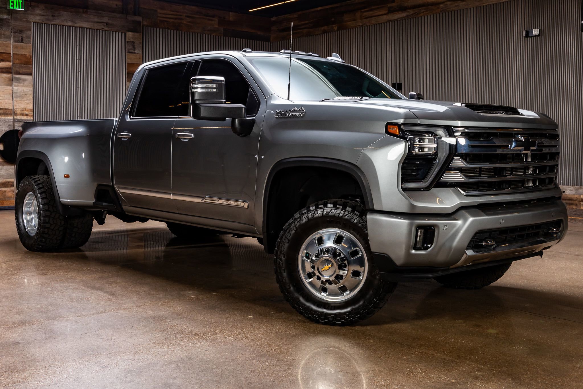 Used 2024 Chevrolet Silverado 3500 High Country w/ Technology Package