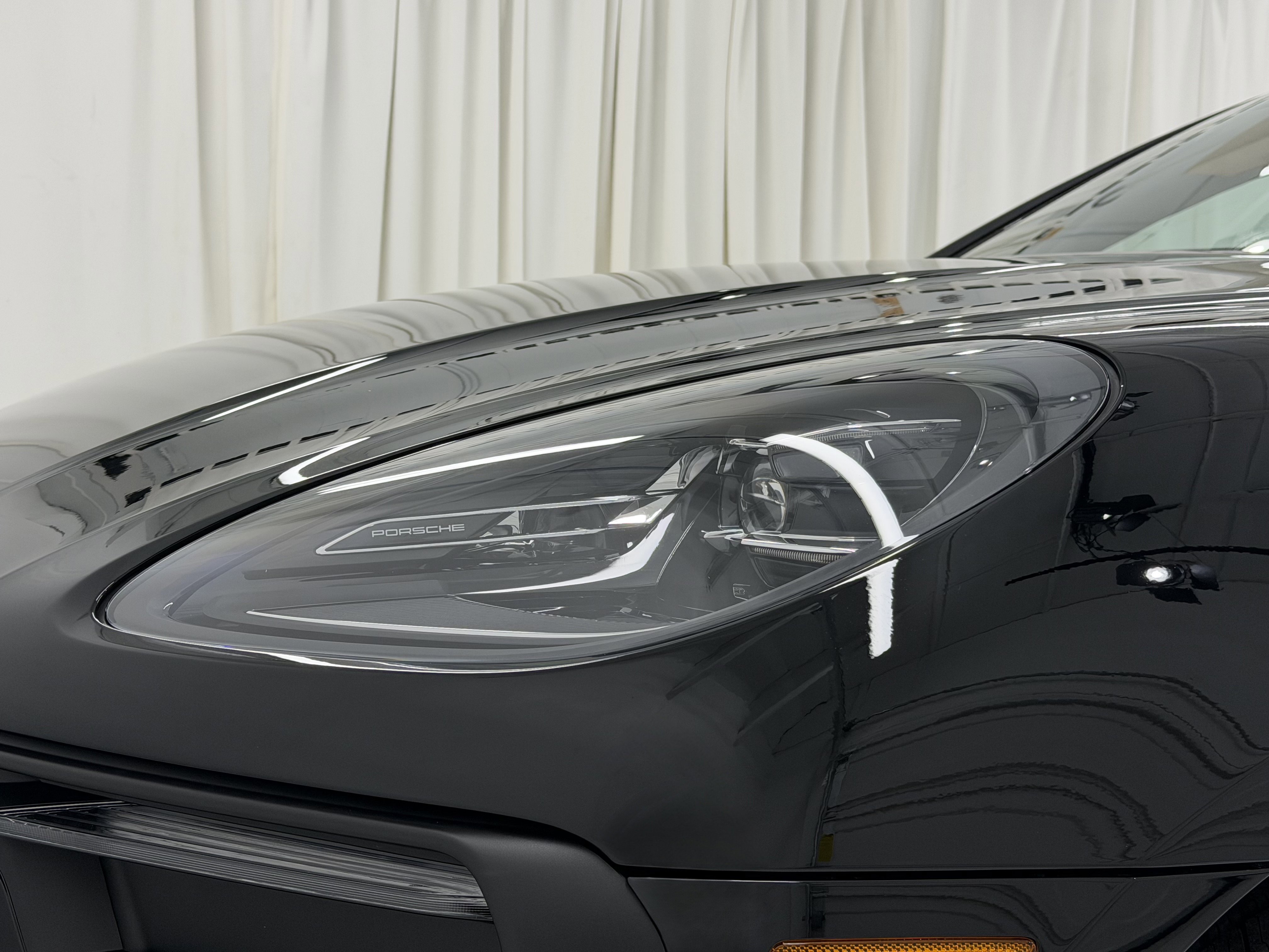 New 2026 Porsche Macan image 17