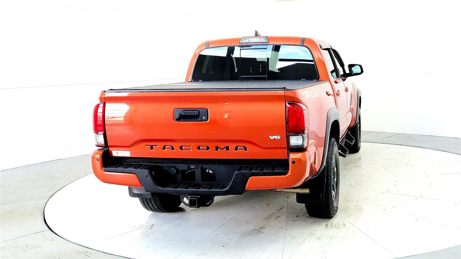 Used 2018 Toyota Tacoma TRD Off-Road w/ Technology Package image 5