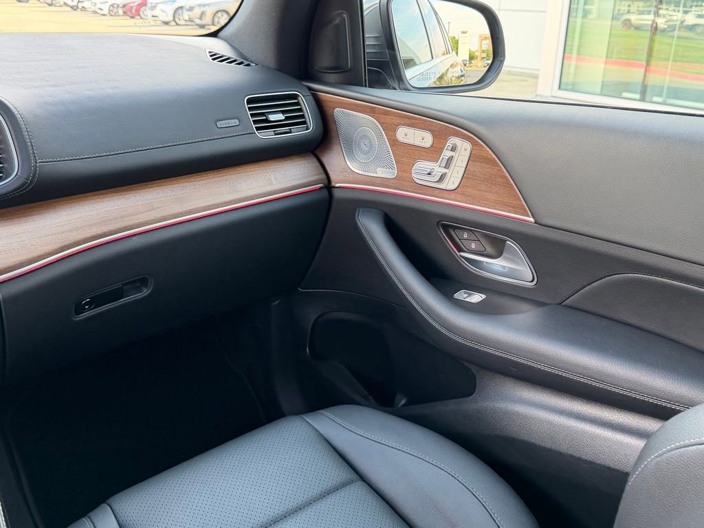 Used 2025 Mercedes-Benz GLS 450 4MATIC image 20