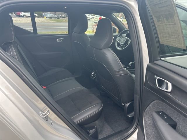 Certified 2025 Volvo XC40 B5 Plus image 13