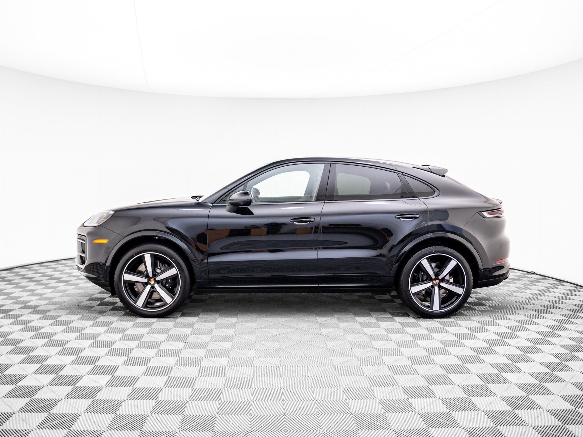 New 2025 Porsche Cayenne S image 2