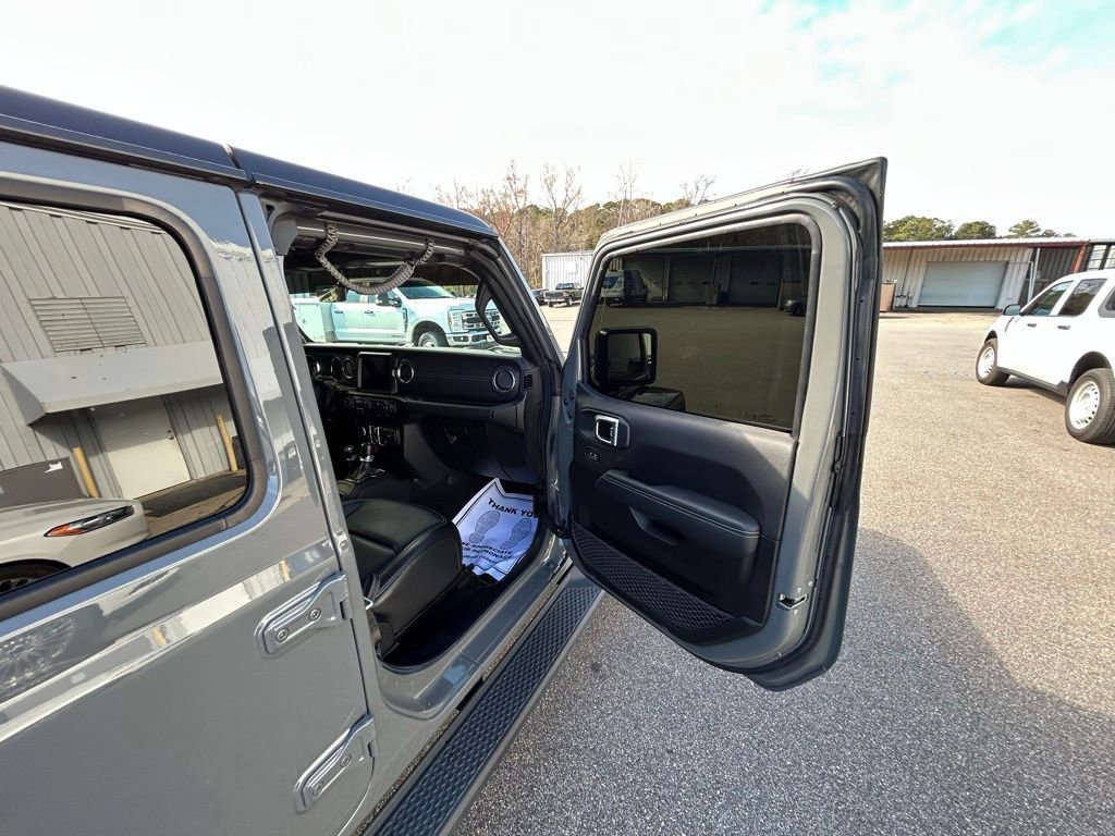 Used 2023 Jeep Gladiator Overland w/ Popular Equipment Package image 22