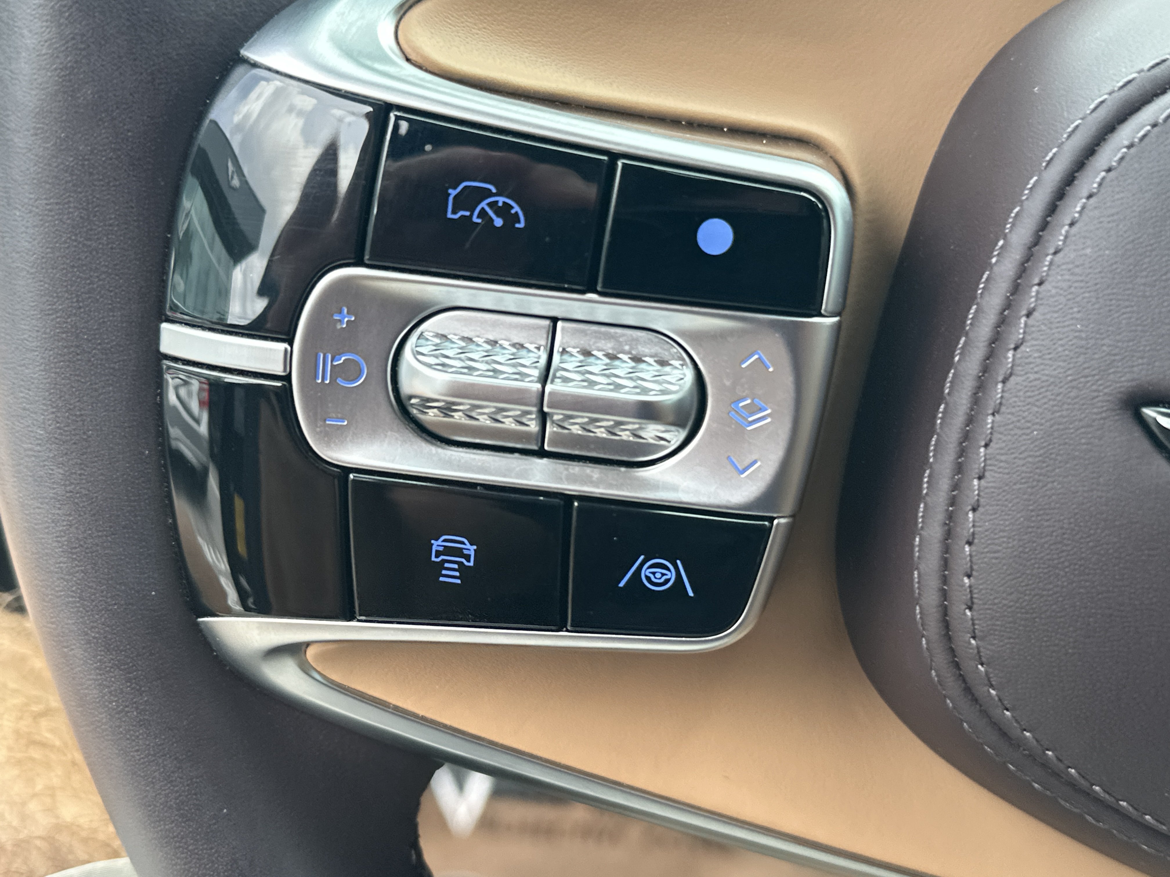 Certified 2025 Genesis G90 3.5T AWD/4WD image 21