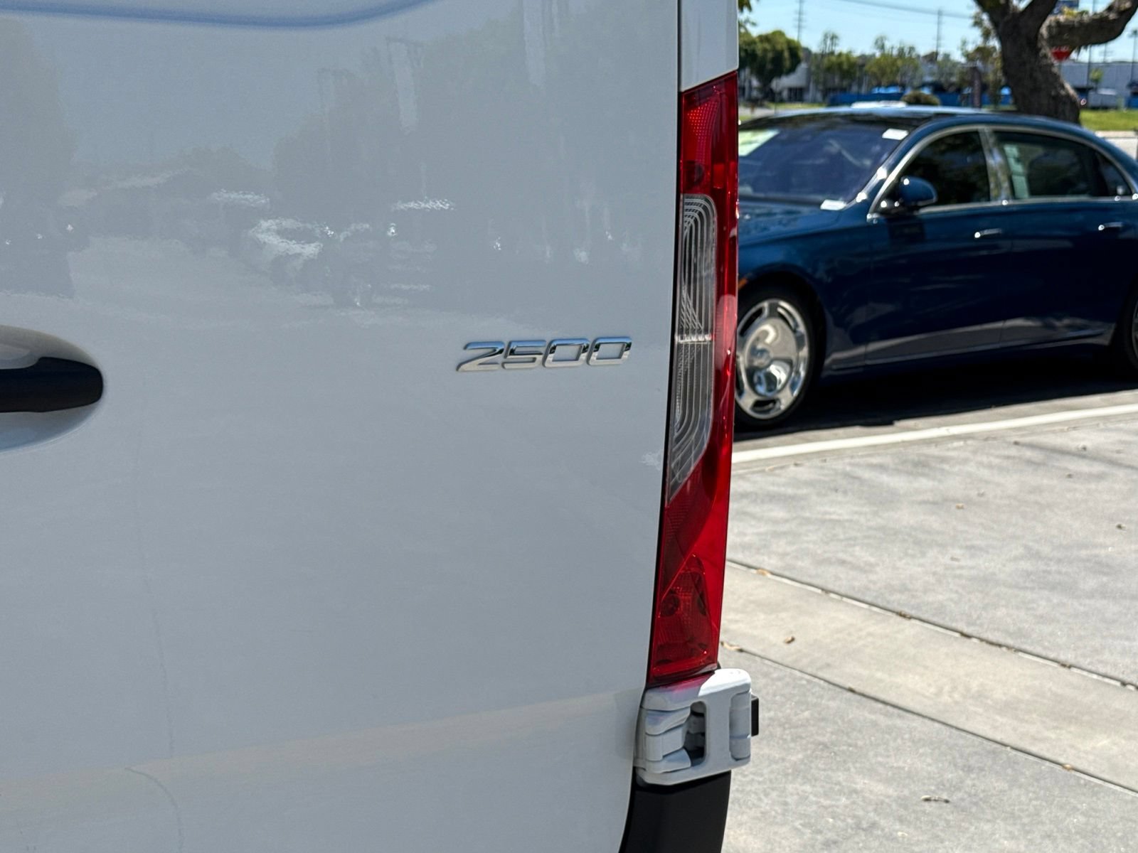 Used 2025 Mercedes-Benz Sprinter 2500 image 13