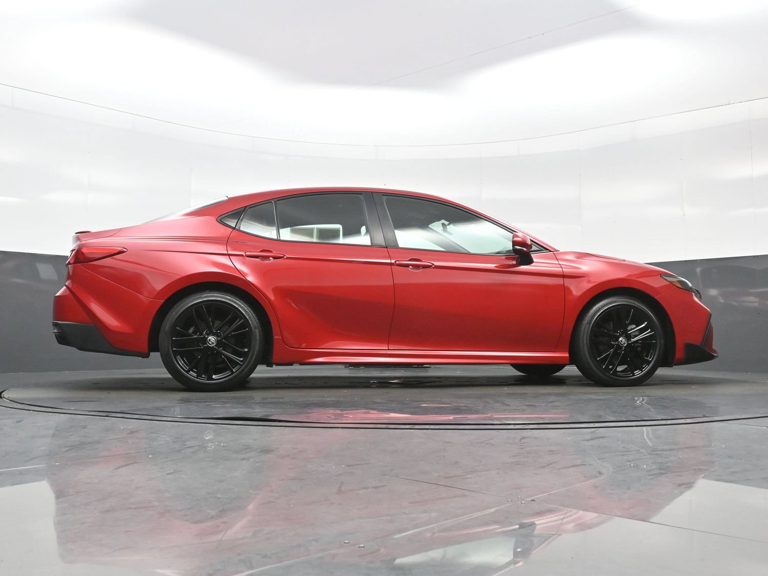 Used 2025 Toyota Camry SE FWD image 34