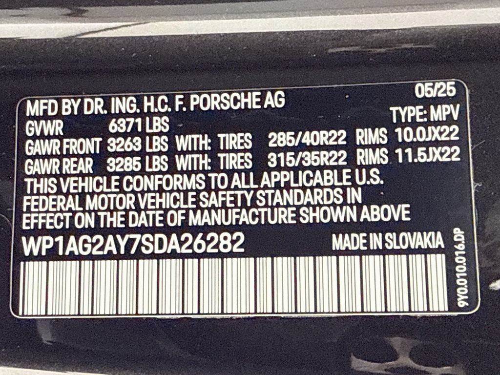 Certified 2025 Porsche Cayenne GTS AWD/4WD image 12