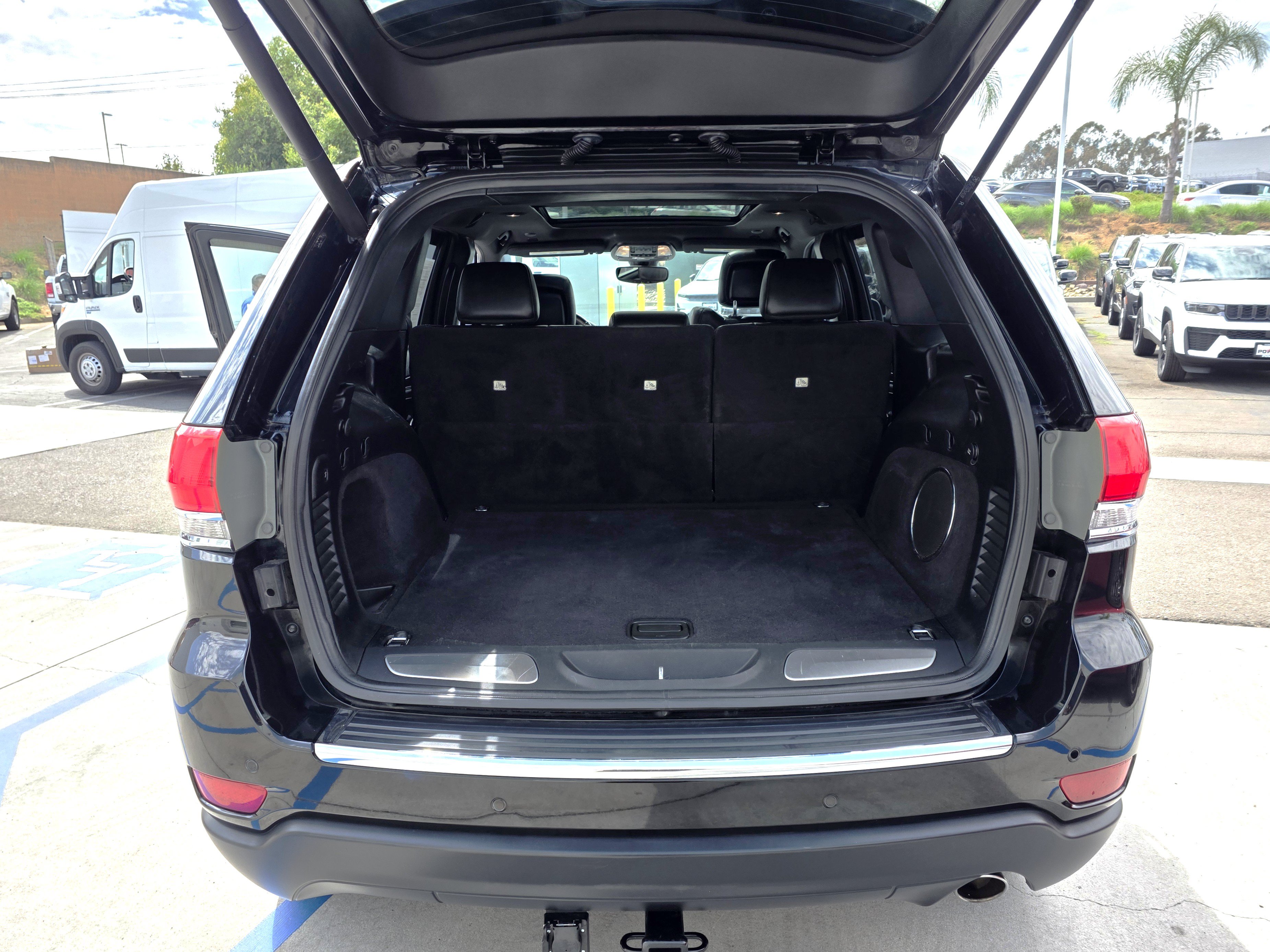 Used 2018 Jeep Grand Cherokee Limited w/ Luxury Group II AWD/4WD image 19