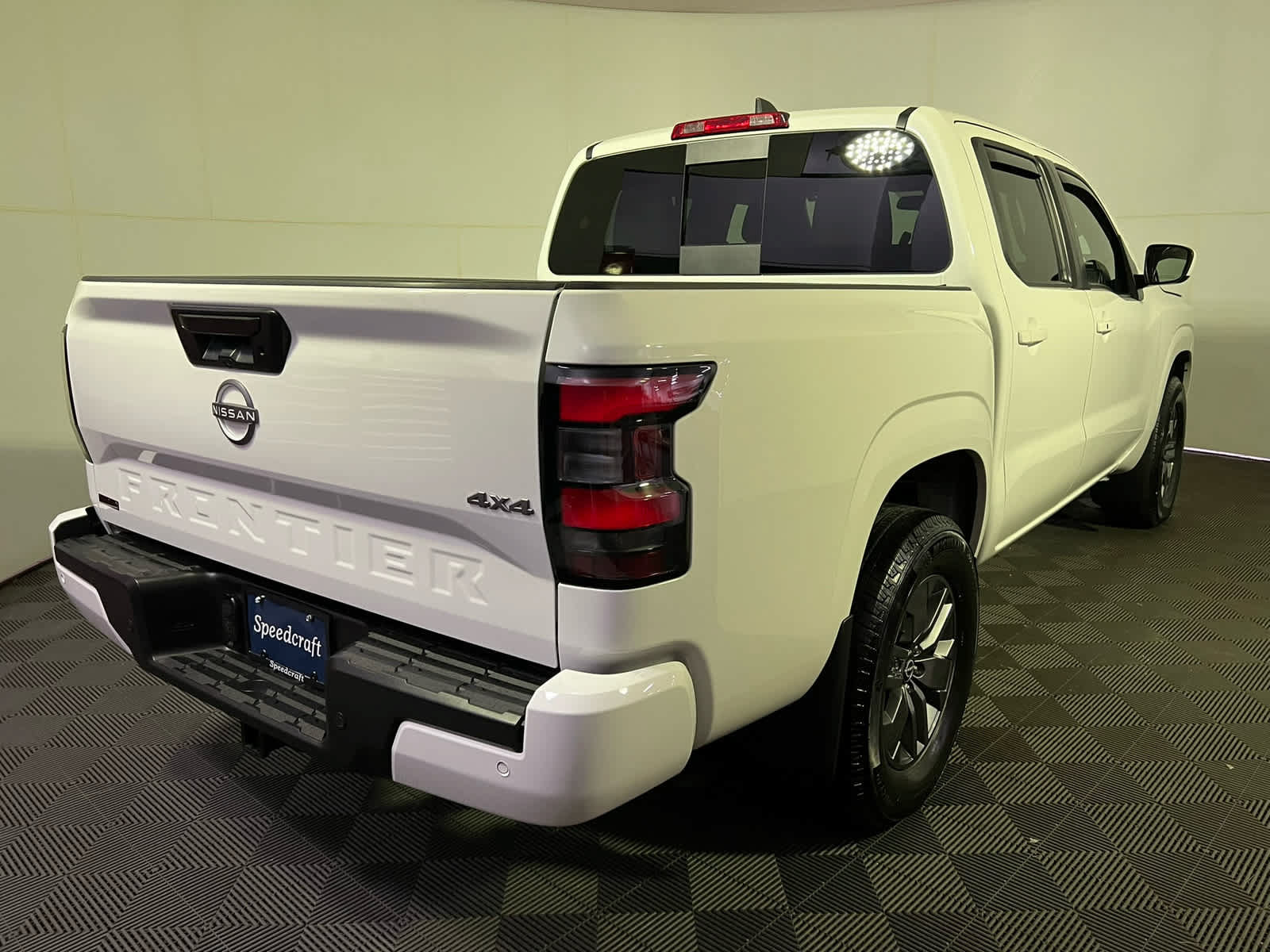 Used 2025 Nissan Frontier SV w/ SV Convenience Package AWD/4WD image 7