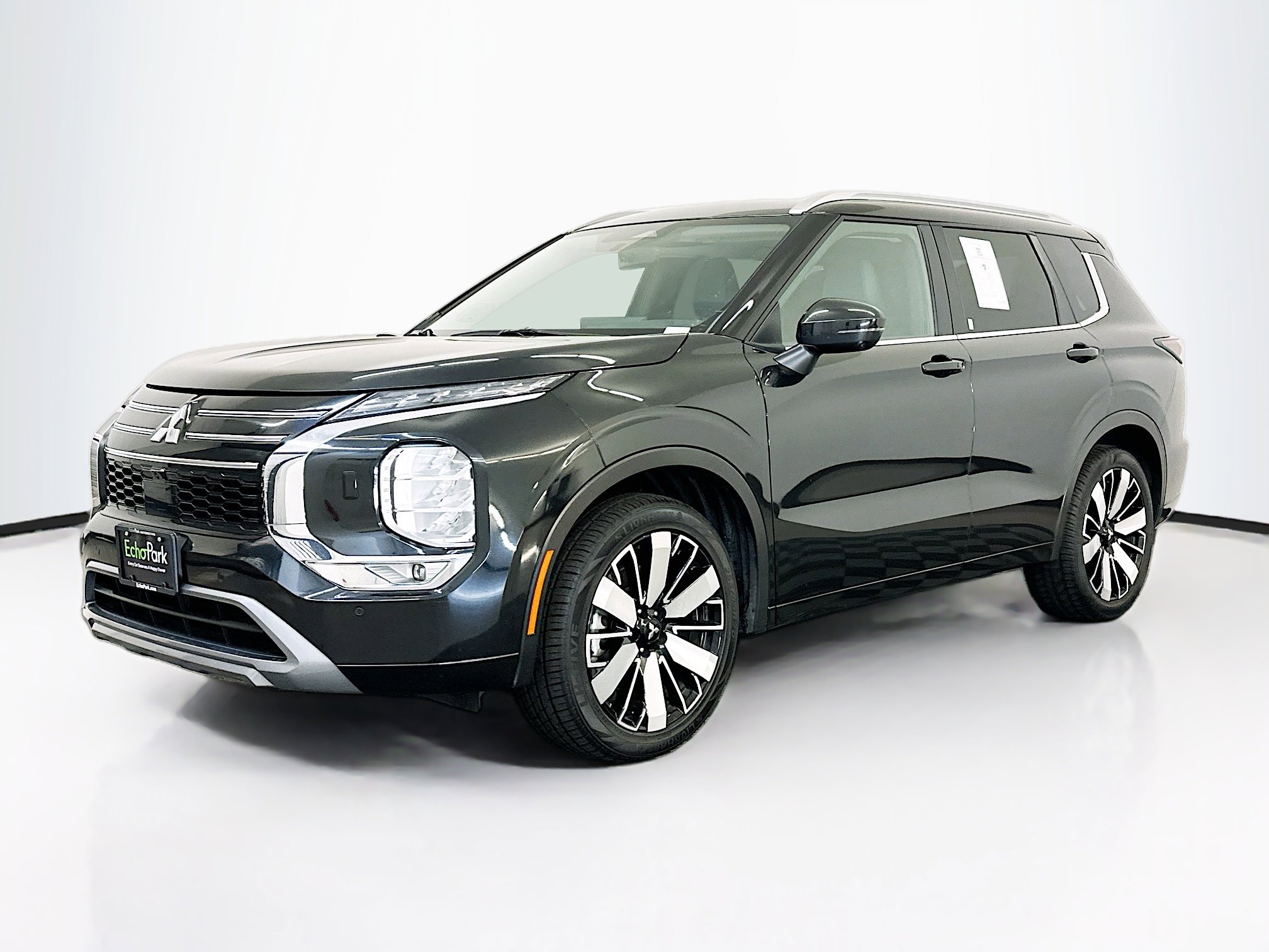 Used 2025 Mitsubishi Outlander SEL AWD/4WD image 3