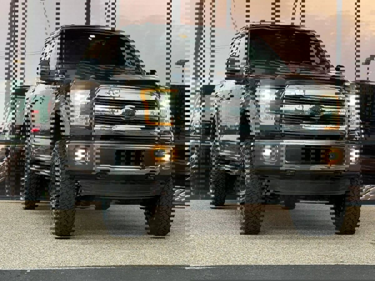 Used 2015 Ford F150 King Ranch w/ Equipment Group 601A Luxury AWD/4WD image 21