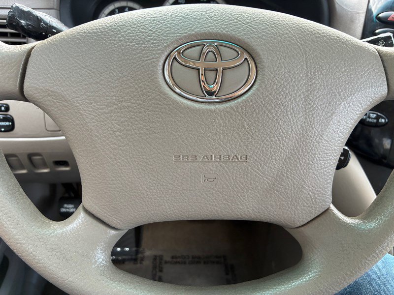 Used 2005 Toyota Sienna CE image 10