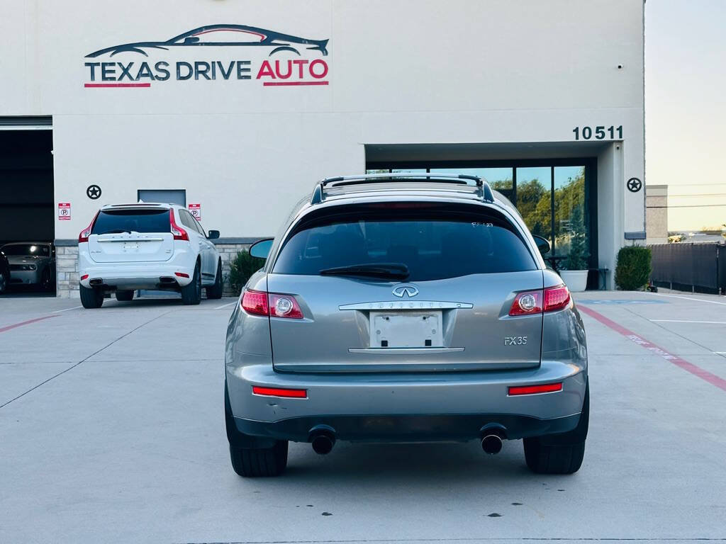 Used 2004 INFINITI FX35 2WD w/ Technology Pkg image 11