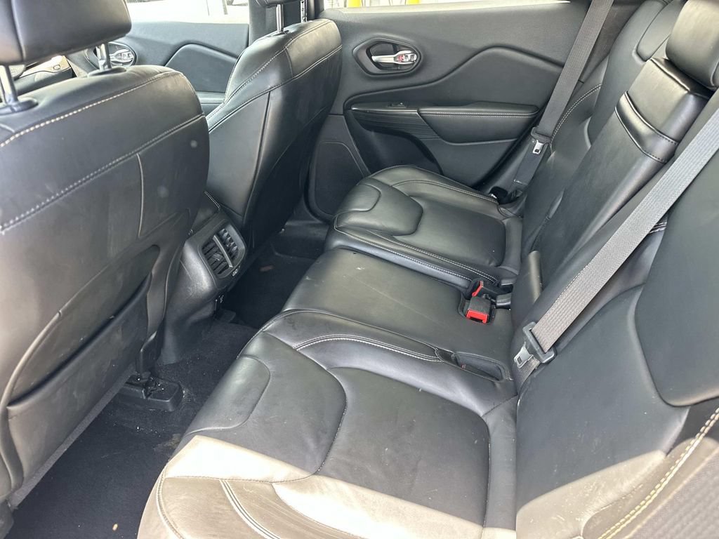 Used 2016 Jeep Cherokee Limited AWD/4WD image 15