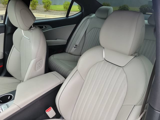 Used 2023 Genesis G70 2.0T w/ Sport Prestige Package RWD image 17