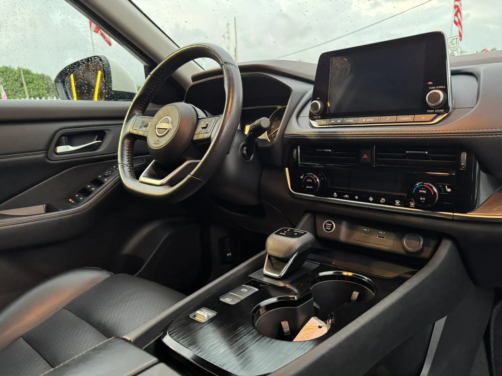 Used 2023 Nissan Rogue SV w/ SV Premium Package FWD image 23