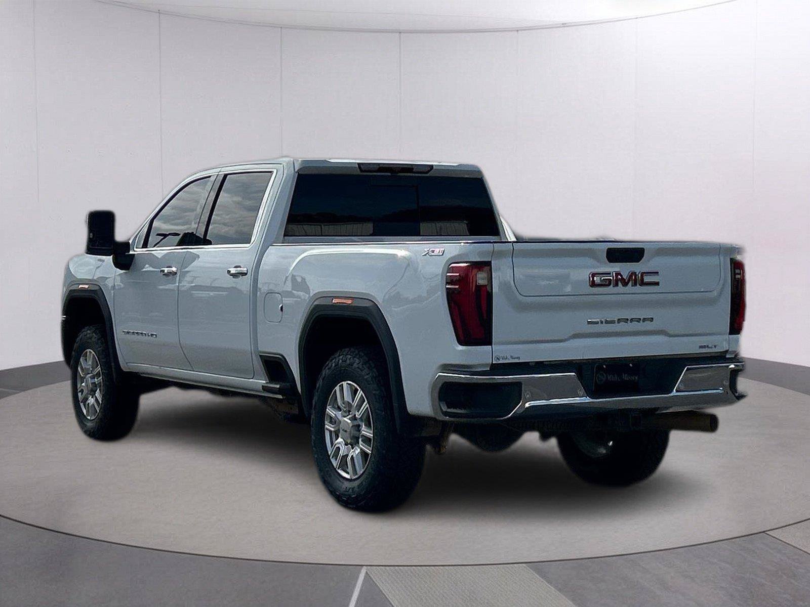 Used 2024 GMC Sierra 2500 SLT AWD/4WD image 3