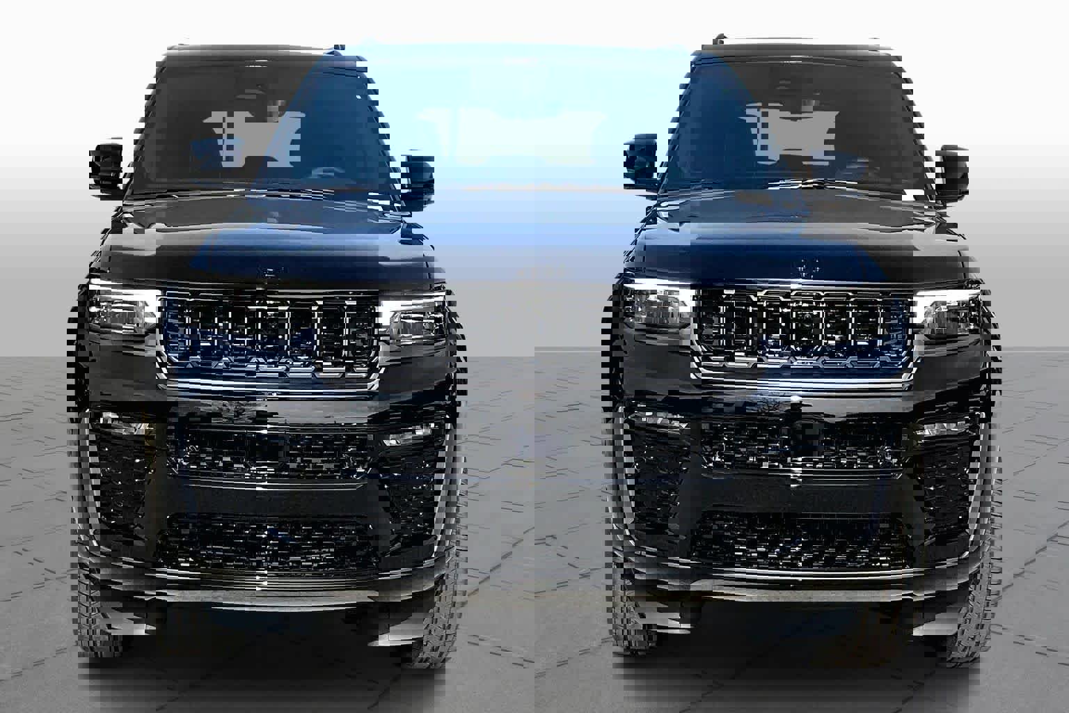 New 2026 Jeep Grand Cherokee Summit image 4