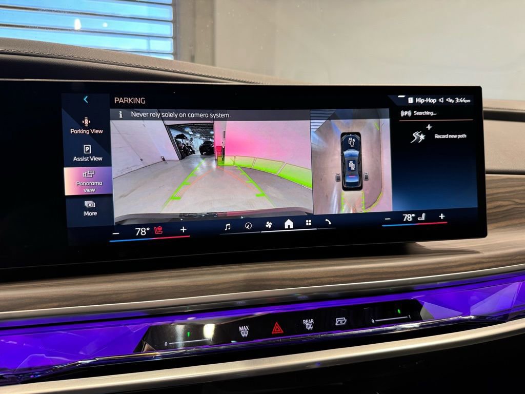 Used 2025 BMW 760i xDrive image 36