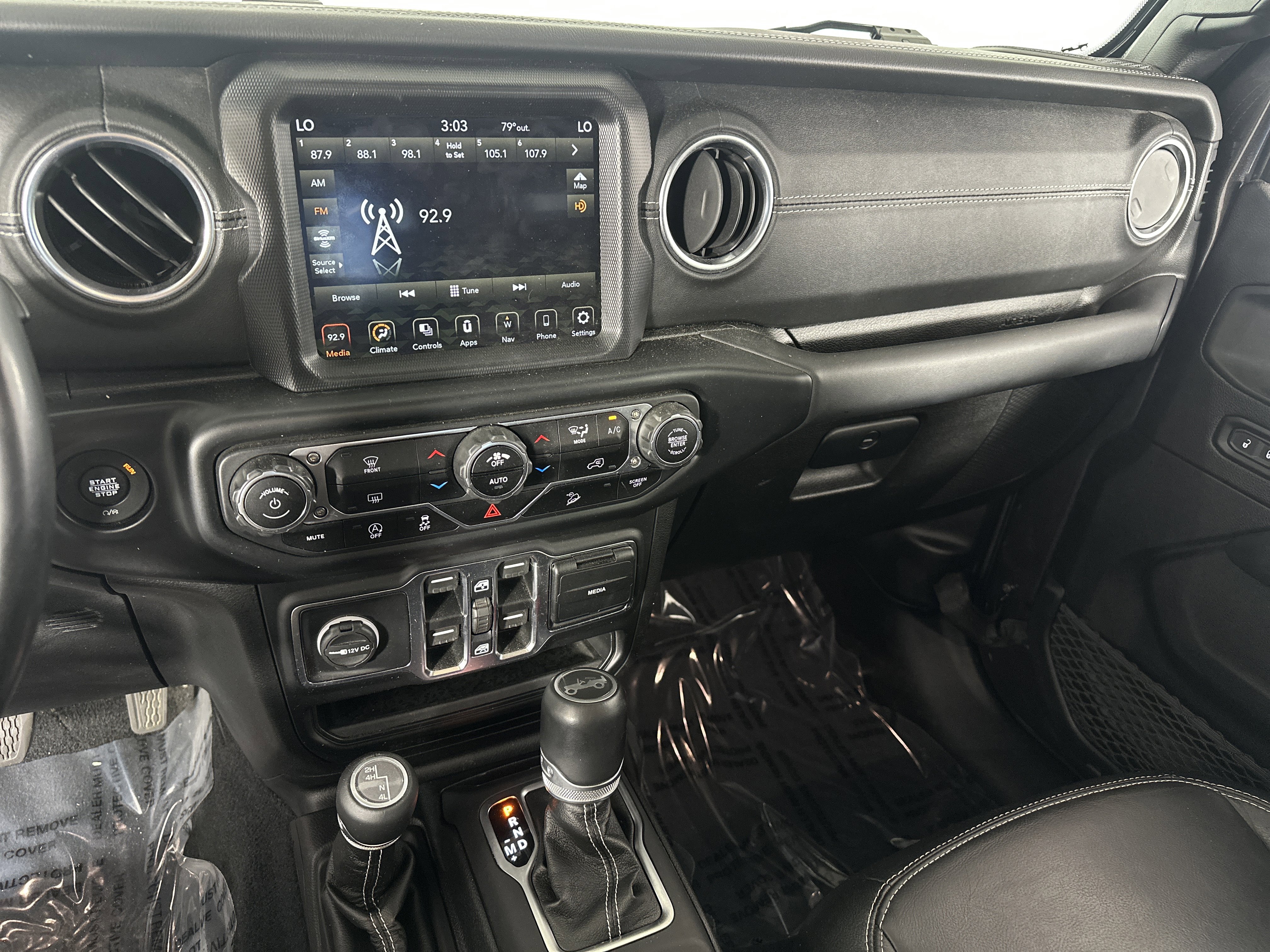 Used 2020 Jeep Wrangler Unlimited Sahara image 9