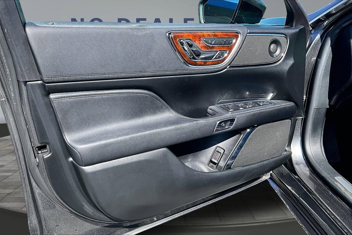 Used 2018 Lincoln Continental Reserve w/ Continental Climate Package image 20