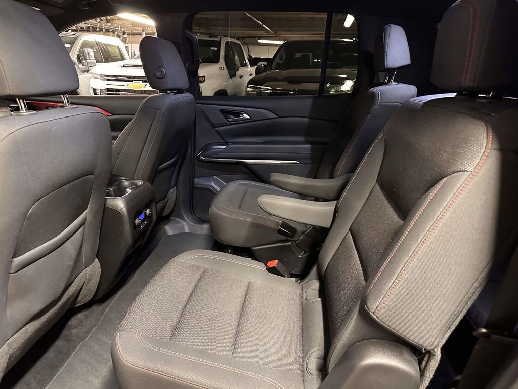 Used 2024 Chevrolet Traverse Z71 image 16