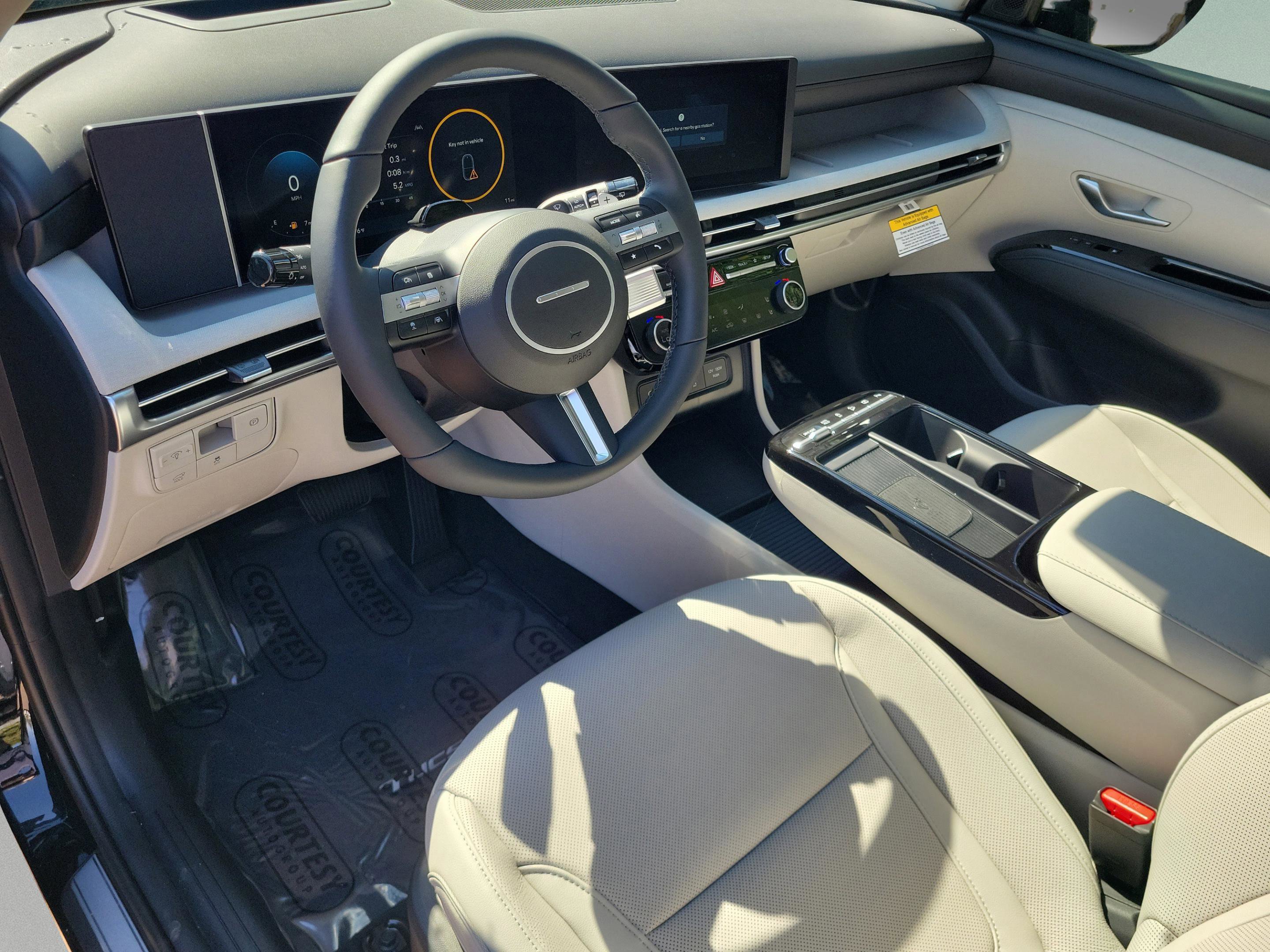 New 2026 Hyundai Tucson Limited image 23