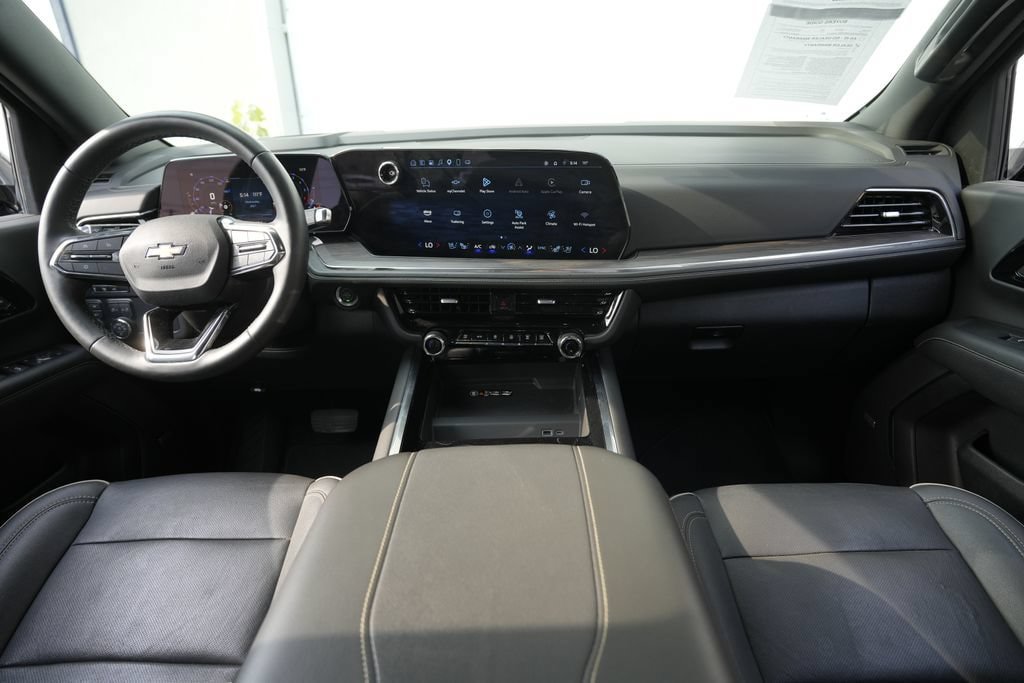 Used 2025 Chevrolet Suburban Premier AWD/4WD image 43