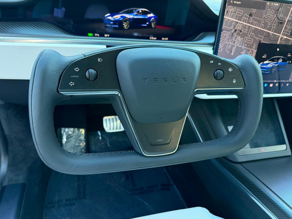 Used 2022 Tesla Model S Plaid image 11