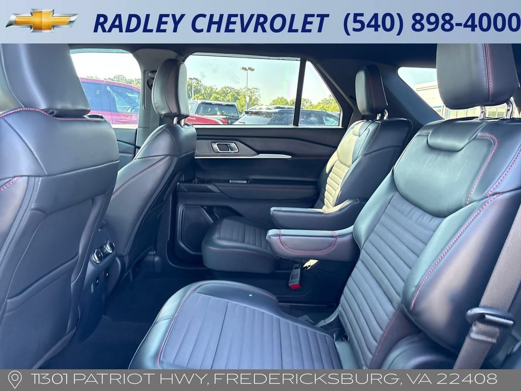 Used 2025 Ford Explorer ST-Line AWD/4WD image 12