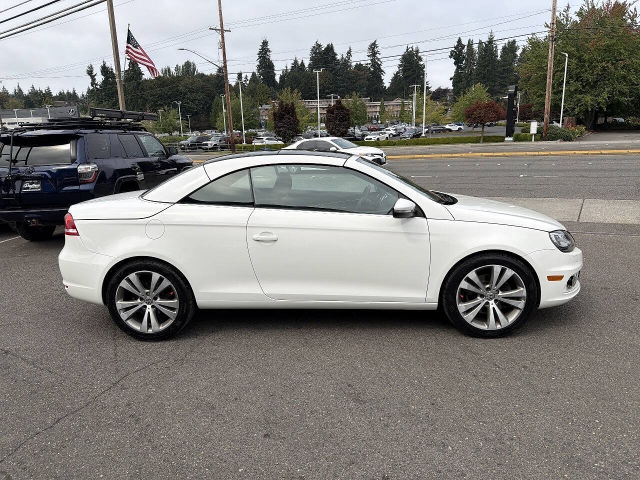 Used 2013 Volkswagen Eos Lux FWD image 8