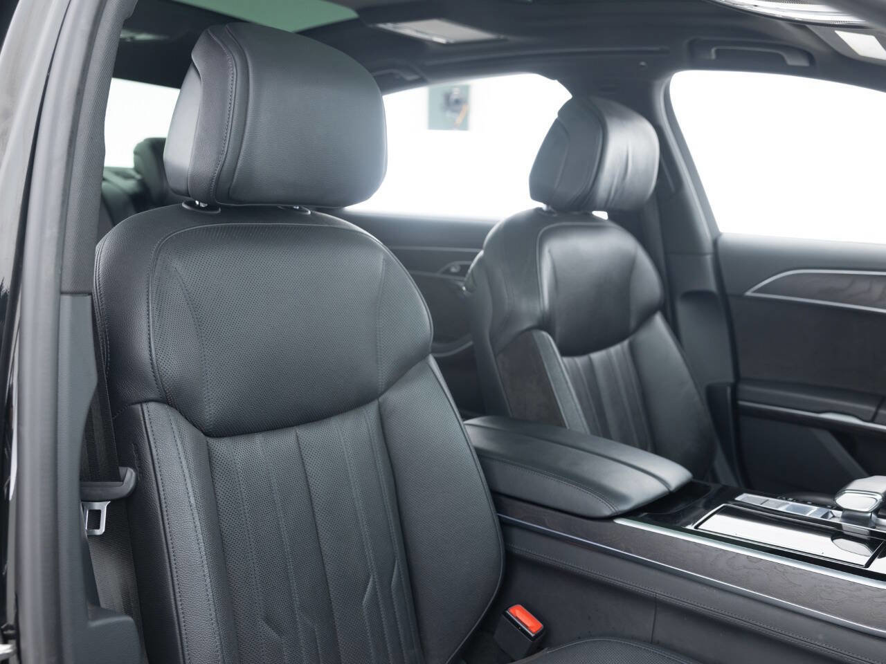 Used 2020 Audi A8 L 4.0T w/ Executive Package image 28