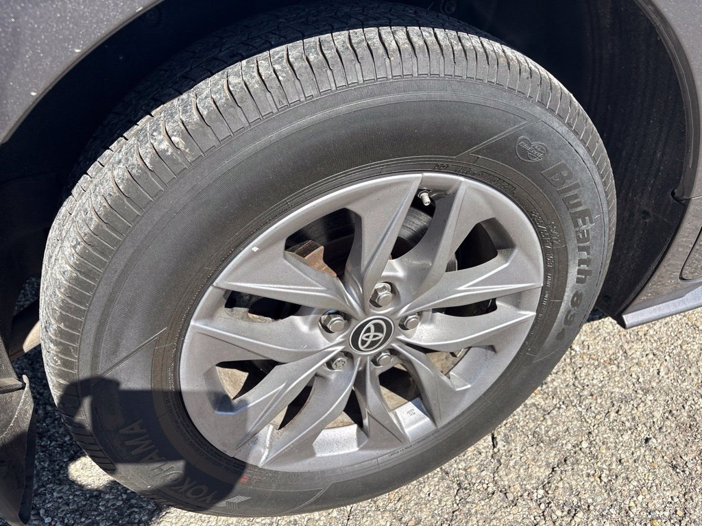 Used 2022 Toyota Sienna LE AWD/4WD image 9
